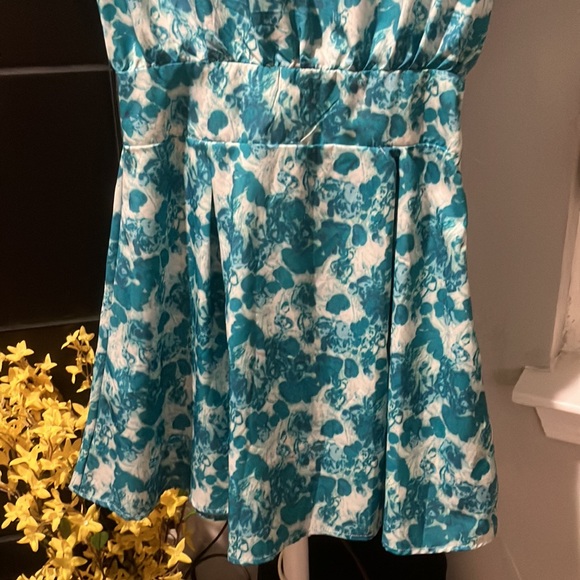 $7 Sale! Aqua Floral Dress - Picture 10 of 10